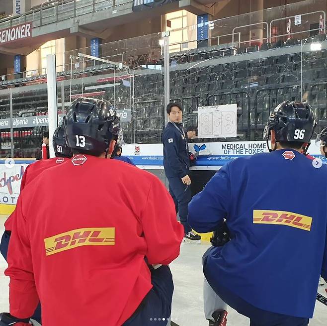 사진=대한아이스하키협회 공식 인스타그램 캡쳐, 유로 아이스하키 챌린지에 참가하는 국가대표팀