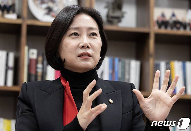 국민의힘 전당대회 최고위원에 출사표를 던진 허은아 의원이 9일 오전 서울 여의도 국회 의원회관에서 뉴스1 취재진과 인터뷰를 하고 있다. 2023.2.9/뉴스1 ⓒ News1 이재명 기자