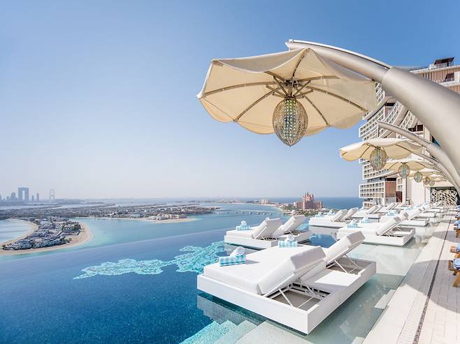 아틀란티스 더 로얄 옥상 인피니티 풀/쌍용건설 제공