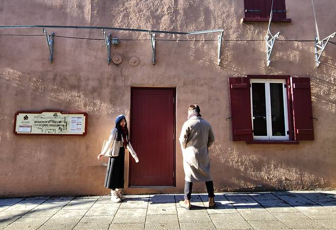 퀘벡 쁘띠 샹플렝거리 도깨비문