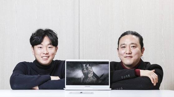 유튜브 시리즈 '화력조선'을 만든 김명훈 국립진주박물관 학예연구사(왼쪽)와 이영상 우라웍스 대표. 김경록 기자