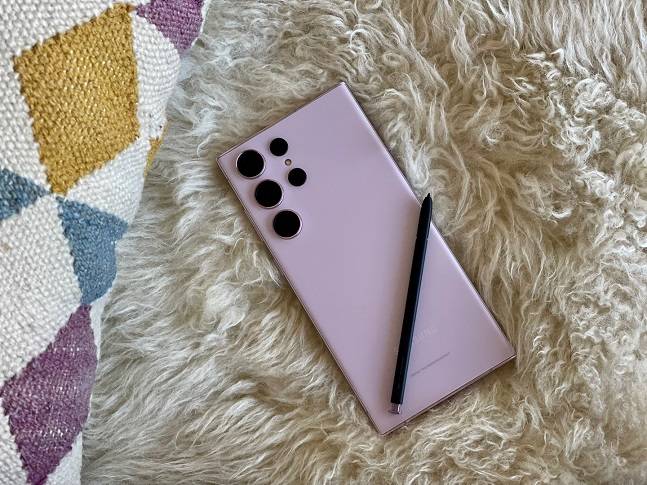 갤럭시S23 울트라 라벤더./사진=백유진 기자 byj@