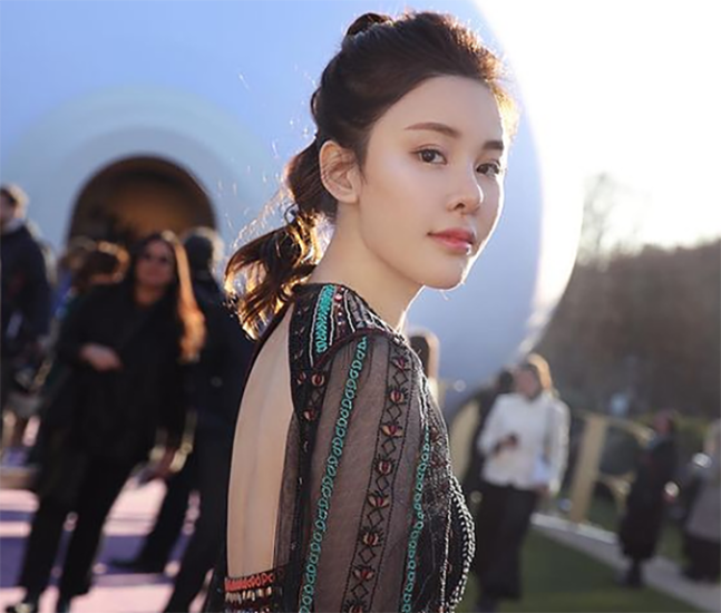 홍콩 모델 애비 최(28·사진)가 지난 21일 실종된 지 나흘 만에 숨진 채 발견됐다. 인스타그램 캡처