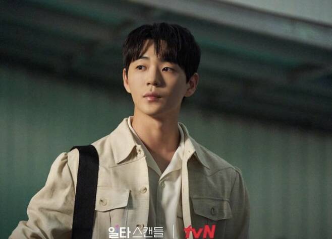 From Ilta Scandal to The Good Detective, the actor Shin Jae-has performance has attracted the attention of viewers.Shin Jae-ha is appearing on tvNs Saturday Drama Ilta Scandal (playwright Yang Hee-seung, director Yoo Je-won) and SBS Friday-Saturday Drama The Good Detective (playwright Oh Sang-ho, director Lee Dan).In Ilta Scandal, it was revealed that Shin Jae-ha, a loyal employee who stood by Choi Hwang Chi-yeul (Chung Kyung-ho), was the real culprit behind the metal ball terrorist incident, drawing keen attention to Shin Jae-has move toward Billon.Shin Jae-ha has been speculated by viewers that there will be a reversal from the beginning of Ilta Scandal.Shin Jae-ha, who has shown a strong presence in each of his films, has played a sharp point of viewers that Ji Dong-hee is an overly plain person.As viewers speculated, Shin Jae-ha was a hidden villain of Ilta Scandal.Ji Dong-hee was Jung Sung-hyuns younger sister, Sung-hyun (Lee Do-hye), who broke her life with extreme choice. When her mothers obsession toward her sister turned to her, she murdered her mother and washed her identity with a new name, Ji Dong-hee.Shin Jae-ha has raised the tension of Ilta Scandal by steadily digesting the polar and polar aspects of Jung Sung-hyun, one persons two faces, with a clear Ji Dong-hee and a scary secret.On the 26th broadcast, Choi Hwang Chi-yeul noticed the secret of the palm of his hand after the bright smile of Ji Dong-hee and raised expectations for the ending.It turns out that he is Billon of Ilta Scandal, and his interest is shifting to his next work The Good Detective.Shin Jae-ha joined as the new star of The Good Detective, which, coincidentally, captures the attention of viewers as a person who smells suspicious like Ilta Scandal.In The Good Detective, Shin Jae-ha acts as a new general Taxi Knight, On Ha-jun, who is newly employed by The Rainbow Transport.On Ha-jun has been in contact with The Rainbow Transport since he got a job, and one day he breaks the bumper and worries about Kim Ui-seong, Is your body okay?On the 25th broadcast, I found a secret passage to the underground maintenance room by chance to find the lost property of the passenger and gave the audience a thrill.The problem is that Scandal has increased the number of viewers who give meaning to each act of Shin Jae-has play.Viewers see a clear purpose in joining Shin Jae-has The Good Detective.It is speculation that one of the internal and external crises surrounding The Rainbow Dark Heroes, such as the appearance of a sniper aiming at kim do-gi, is Shin Jae-ha.On the other hand, as some have not betrayed kim do-gi from season 1 to the end, Shin Jae-ha is also seen as a new blood transfusion that will add strength to The Rainbow Dark Heroes. In fact, Kim Ui-Seong, who was in charge of the back of the head in many works, was a strong ally of Lee Je-hoon throughout Season 1 and is doing well in Season 2.Kim Ui-Seong, of course, is still suspicious of Kim Ui-Seong. Kim Ui-Seong said at the production presentation ahead of the first broadcast, I have been constantly telling you that it does not change from beginning to end.I want to tell people to believe if they say it, but left a meaningful answer to the question Is it the same until the end? And left the Belt of Suspicion until the end.Shin Jae-ha will act as Billon as expected by viewers in The Good Detective following Ilta Scandal. The answer can be confirmed only by Home Shooter.