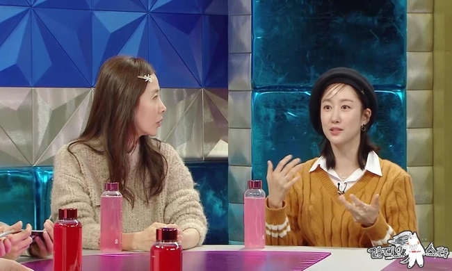 Actor Jeon Hye-bin returns to the airwaves on  ⁇ Radio Star ⁇  after giving birth to a son.The high-quality talk show MBC  ⁇ Radio Star ⁇  (planned by Kang Young-sun/directed by Lee Yoon-hwa), scheduled to air at 10:30 p.m. on March 1, will feature Kang Soo-ji, Jeon Hye-bin, spermatozoa and Dongas single-handed siblings.Jeon Hye-bin is well known to the public for his talent in various fields such as acting, entertainment, and singing, and he was congratulated by many people when he gave birth to his son last September.On  ⁇ Radio Star ⁇ ,  ⁇ Jeon Hye-bin expresses his thoughts on his return to the airwaves, which stimulates curiosity by revealing the current situation of his son, who is now in his fifth month, as well as the entertainment industrys child-rearing comrades who are exchanging child-rearing.Then theres Jeon Hye-bin, who boasts of his culinary goldsmithing skills in the culinary world on Radio Star ⁇ , where he dazzles the MCs with his cross-country recipes, from Korean to Spanish.In the meantime, Jeon Hye-bin confesses that he inherited his talent from his father, and that he is a natural goldsmith. He will steal his gaze by telling the story of Hit the jackpot!In addition, Jeon Hye-bin opens up his experiences during the filming of the drama, and he is curious to tell the story of receiving a proposal from Moon Young-nam, along with the opportunity to get a nickname from the drama.Here, Jeon Hye-bin summons the ghost of his fellow actor Lee Seo-young, who appeared in the drama  ⁇   ⁇   ⁇   ⁇   ⁇   ⁇   ⁇   ⁇   ⁇   ⁇ . Then he tells the story that made Yoo Jun-