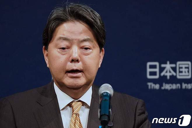 하야시 요시마사 일본 외무상이 지난달 20일(현지시간) 도쿄 글로벌 대화 개막식에서 연설을 하고 있다. ⓒ AFP=뉴스1 ⓒ News1 우동명 기자