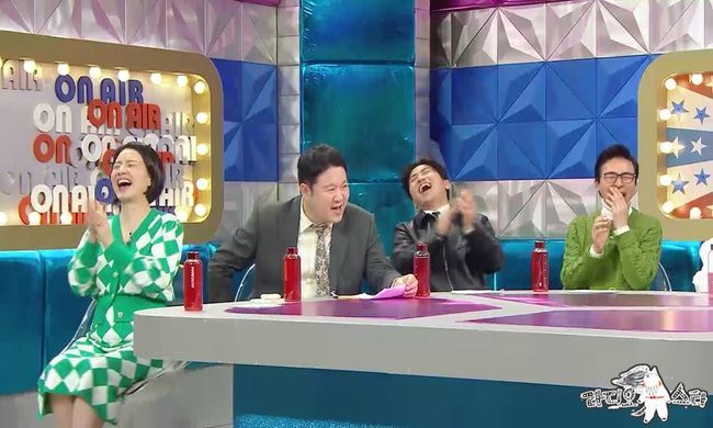 Comedian Lee Eun-ji returns to  ⁇ Radio Star ⁇  as Na Young-seok PDs younger sister.The MBC entertainment program  ⁇ Radio Star  ⁇ , which is broadcast today (8th), is decorated with a special feature of  ⁇   ⁇   ⁇   ⁇   ⁇   ⁇   ⁇  starring Koo Hye Sun, Jung Il Lee, Lee Eun-ji and Lee Kwangki.Lee Eun-ji has been loved by the public for his dancing queen Gil Eunji, who made perfect use of Y2K sensibility in the 2000s.It is emerging as a new pick of  ⁇  Na Young-seok PD by radiating the full talent and high tension by appearing in the Earth Arcade  ⁇ .Lee Eun-ji, who re-appeared in two years, will present a new Buccaneer New City Pilates instructor who follows Gil Eunji and the president of Ssamzie clothing store.He then unveils a big smile by releasing the hyper-realism reality that reverses the  ⁇  Radio Star  ⁇   ⁇   ⁇   ⁇   ⁇   ⁇ .Lee Eun-ji is attracted by the fact that he is playing a new Vic-Fezensac, and he tells him that he has received a love call from Park Jae-beom thanks to Vic-Fezensac.On this day, Lee Eun-ji reveals the behind-the-scenes story of Earth Arcade, which stimulates curiosity by revealing that he worked as a consultant officer of the production team throughout the shoot because of his extraordinary high tension.Lee Eun-ji then tells us that he has suffered unexpected troubles due to the over-the-wall tension of Ohmy Girl Mimi, Lee Young-ji and Ive Ahn Yu-jin.In particular, she added that she became the mother of Ahn Yu-jin, an 11-year-old girl.In addition, Lee Eun-ji will appear on web entertainment and reveal the current status of transferring fluting skills in Gangnam and Hongdae areas. In addition, it is the back door that the MZ generations new concept fluting technology was introduced and the studio was destroyed.Lee Eun-ji, on the other hand, tells the story of his past as a first-birthday singer before his debut in the entertainment industry.It airs tonight on Wednesday night at 10:30 p.m.Providing MBC.