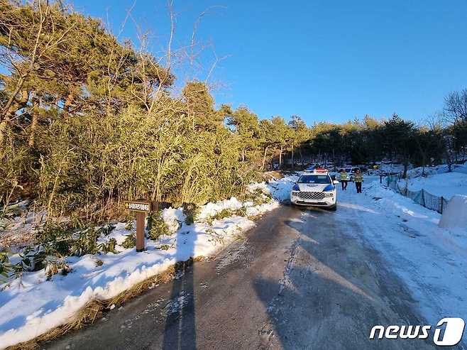 지난 1월 갓난아기가 발견됐던 강원 고성군 죽왕면 송지호자전거 둘레길.(뉴스1 DB)