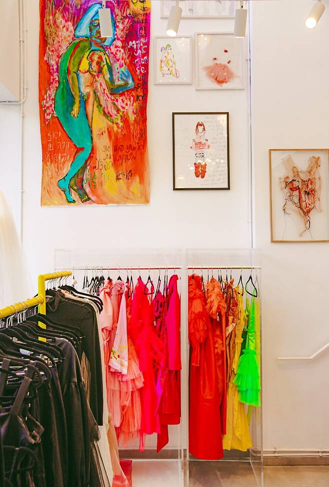 쉽게 소화하기 힘든 의류도 많은 쉔킨 스트리트