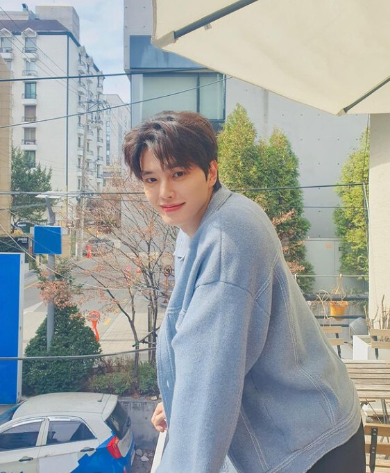 Actor Song Kang showed off his handsome looks.On the 20th, Song Kang posted two photos with Haha.Song Kang in the open photo is having a happy time on the cafe terrace in the spring sunshine. Song Kang posing shows a lovely eye with a good-looking visual.It catches the eye with the visual of boyfriend maker.In the following photo, Song Kang shows off his back and boasts a wide shoulder. Netizens responded in various ways such as It looks like a real spring, It is handsome, Congratulations on the 6th anniversary of his debut and It is fresh and wonderful.On the other hand, Song Kang meets the public with Netflix Sweet Home season 2, and Kim Yoo-jung is expected to be offered a new drama My Demon.My Demon is a drama about a heterosexual cohabitation romance between Do Do-hee, a chaebol heiress who has enemies everywhere, and Demon Salvation, who lost her ability overnight.Song Kang is the main character Jung Woo-won and Kim Yoo-jung is going to break down romance with Dodo Hee.Photography by Song Kang