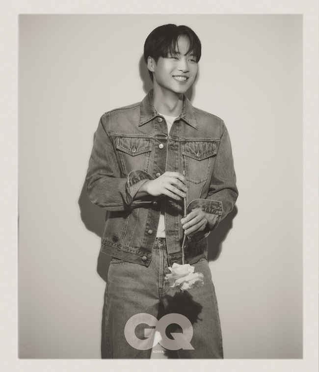 Yang Se-jong confessed that he had a heart to transfuse himself.A pictorial with actor Yang Se-jong and GQ Korea was released on March 24.Yang Se-jong in the public picture showed a variety of charms such as boasting a boyish beauty and making a smile, and staring at the camera with a mature aura with deep eyes.In an interview following the picture, Yang Se-jong said that it is more important than being honest in acting. Yang Se-jong said, So I practice a lot when Im alone.I tried to be sincere, but I tried to imagine it in an open attitude, and I spit it out in various ways, and it is a process of continuing to visit.Yang Se-jong also said, I have never thought about the question that I did not choose an overly unrealistic character.  ⁇  I think he likes real  ⁇   ⁇   ⁇ .On the other hand, Yang Se-jong, who is still unstable, seems to have shifted his center of gravity to how well he governs rather than eliminating anxiety.I feel like I have a little bit of a way of transfusing myself so that I do not feel anxiety completely.