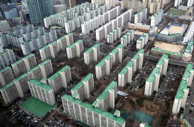 지난 14일 서울의 아파트가 보이고 있다. 연합뉴스