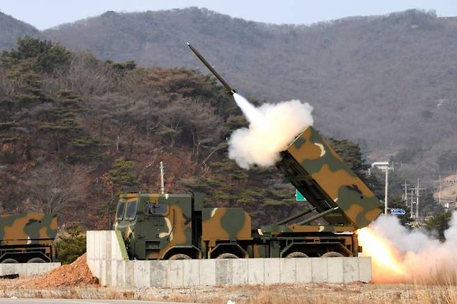 해병대에 배치된 차기다연장로켓(MLRS) ‘천무’