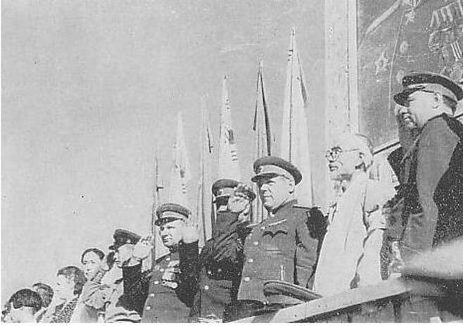 ▲ 1945년 10월14일 평양에서 열린 소련군 환영대회. 사진=위키미디어