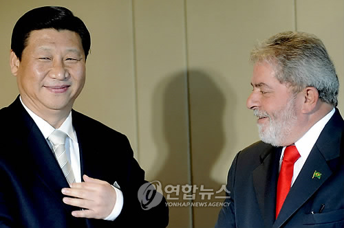 2009년 당시 중국 국가부주석 자격으로 브라질을 찾은 시진핑(왼쪽)과 룰라 [EPA 연합뉴스 자료사진. 재판매 및 DB 금지]