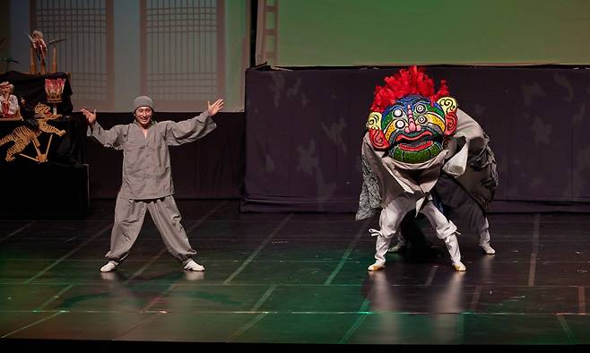 우수공연 선정작 '꼭두각시산대 WALL & MOON'