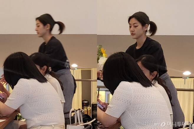 배우 김새론이 6일 서울 강남구의 한 카페에서 아르바이트를 하고 있는 모습 /사진=남미래 기자