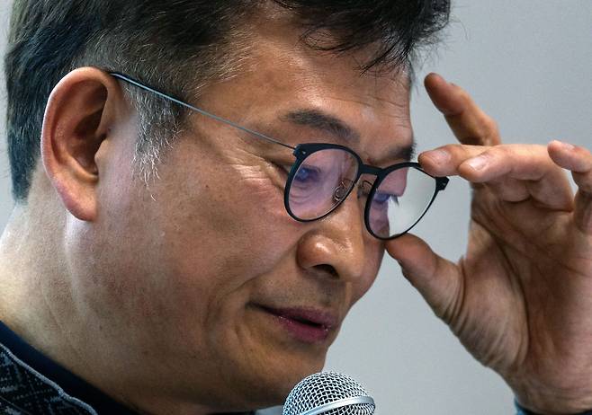 13일 오후(현지시각) 프랑스의 정치학 중심 명문 그랑제콜인 파리정치대학(Sciences-po・시앙스포)에서 열린 송영길 전 더불어민주당 대표의 ‘한국 전쟁과 우크라이나 전쟁의 유사성’ 특강에서 송 전 대표가 참석한 학생들의 질문을 듣고 있다./ 뉴스1