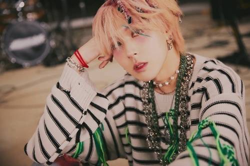 원위(ONEWE) 멤버 기욱이 20일 솔로로 데뷔했다. 사진=RBW