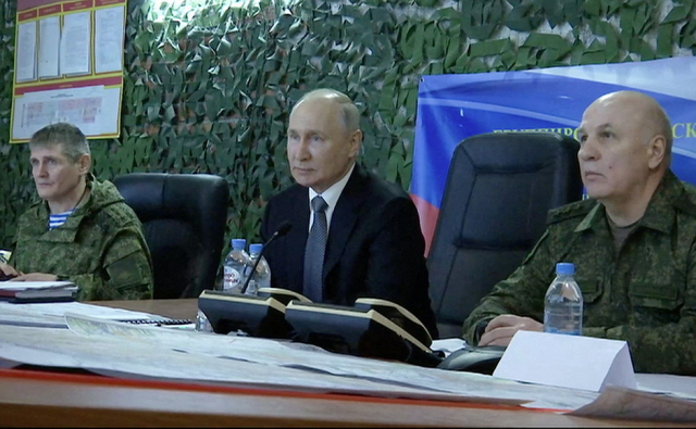 블라디미르 푸틴(가운데) 러시아 대통령. 로이터 연합뉴스