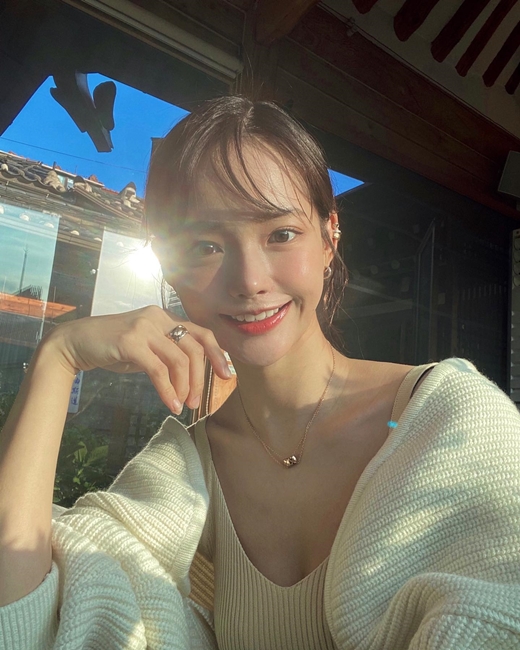 Actor Ha Yeon-soo expressed his position on the issue with the keyword Gravia model but.I had a hard time for a day because of a sincere article. I came to Japan and I was displeased with the expression Gravia, but in Japan I called it even if I took it in plain clothes.I have been interviewing for about 40 minutes as an actor along with the filming, but it seems that there is room for misunderstanding because the part is cut off and the picture is only published, but the agenda I shot this time is neither the debut nor the debut that more than twenty media want.(Psychic magazine seems to have written in many ways, including the expression of overwhelming charm.) He said, Japan did not give me an article when I was in a fashion show last year. (Even though I did this with a formal debut.) It will soon be in Beauty Magazine.For reference, I have never said that I am happy to take Gravia, but why should I be so hurt? I demand exactly the title Zheng Zheng. I know you will not.Recently, Japan Magazine Weekly Young Magazine posted a video on the YouTube channel informing Ha Yeon-soos Gravia model debut news.In the video, Ha Yeon-soo said, I am Ha Yeon-soo, who has been an actor in Korea for 10 years. I will shoot hard today, so please enjoy it. Please cheer for me.Ha Yeon-soo signed an exclusive contract with a Japanese agency in November last year. At that time, Ha Yeon-soo said, I became a Japanese activist in earnest.I am delighted to be able to start with Twin Planet, a wonderful helper and a strong company. I will work diligently, pledging to learn humbly without losing my personality.I want you to watch me grow up struggling in a new place. 