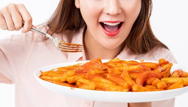 맵거나 단 음식을 먹으면 기분 향상에 도움되는 호르몬이 분비돼, 일시적으로 스트레스가 줄어든다./사진=클립아트코리아