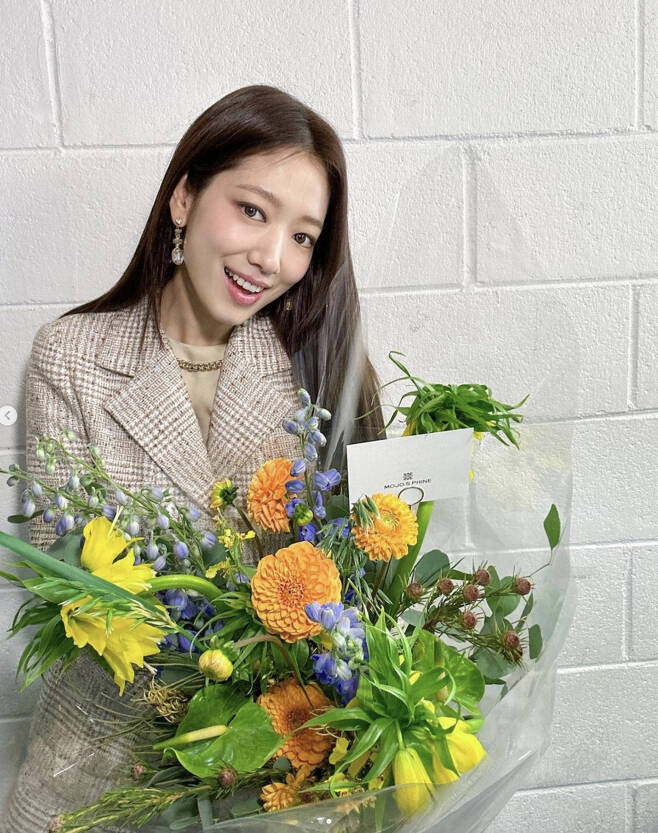Park Shin-hye posted two photos on his instagram on the 27th.The released photo showed Park Shin-hye smiling while holding a bouquet of flowers, which still showed her beautiful beauty.The netizens responded that Who is a flower, My sister is so beautiful, Beautiful Queen, Flowers are holding flowers, and People with beautiful beauty.On the other hand, Park Shin-hye is married to actor Choi Tae-joon in 2021 after four years of devotion and has a son. Park Shin-hye is scheduled to return to JTBCs new drama Doctor Slump.Dr. Slump is a romantic comedy by Yeo Jung-woo (Park Hyung-sik) and Nam Ha-neul (Park Shin-hye), who are on break after only running the upward curve of their lives, and is about reuniting in the darkest period of their lives.
