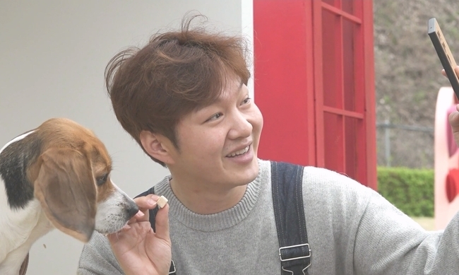BtoB Lee Chang-sub leaves Pet Copper and Sexual Healing Camping dressed as a suspenders couple.MBC  ⁇ I Live Alone ⁇  (director Huh Hang Kang Ji-hee Park Soo-bin), which airs at 11:10 p.m. on May 5, depicts Lee Chang-sub and Pet Coppers special outing.Earlier, Lee Chang-sub revealed his daily life as a daughter of Pet Beagle Copper.Lee Chang-sub finds his own sexual healing spot, such as a pork cutlet house, Han River, and a jjimjilbang, but when the eyes of others are focused, the power inward aspect of the eyes shakes the audiences sympathy.Lee Chang-sub The Speech on a special outing with Pet Copper to recharge his energyHe liked Camping before he raised Copper, and he is ready to leave for Pet Camping, saying that Camping alone is the best.Lee Chang-sub will be looking at the Rainbow  ⁇   ⁇   ⁇   ⁇   ⁇   ⁇  Jun Hyun-moo, who has packed all kinds of things for emotion, and the pole and pole.His Camping concept is Pragmatism, and The Speech is the end of a simple drink. Lee Chang-sub leaves Copper and Suspender Womens Couple and leaves Sexual Healing Camping instead of simplifying his burden.The problem is that Pet Copper, who is in a puberty, does not cooperate easily. Copper refuses to feed Lee Chang-sub from the morning and eats snacks and burns dog dad Lee Chang-subs child.