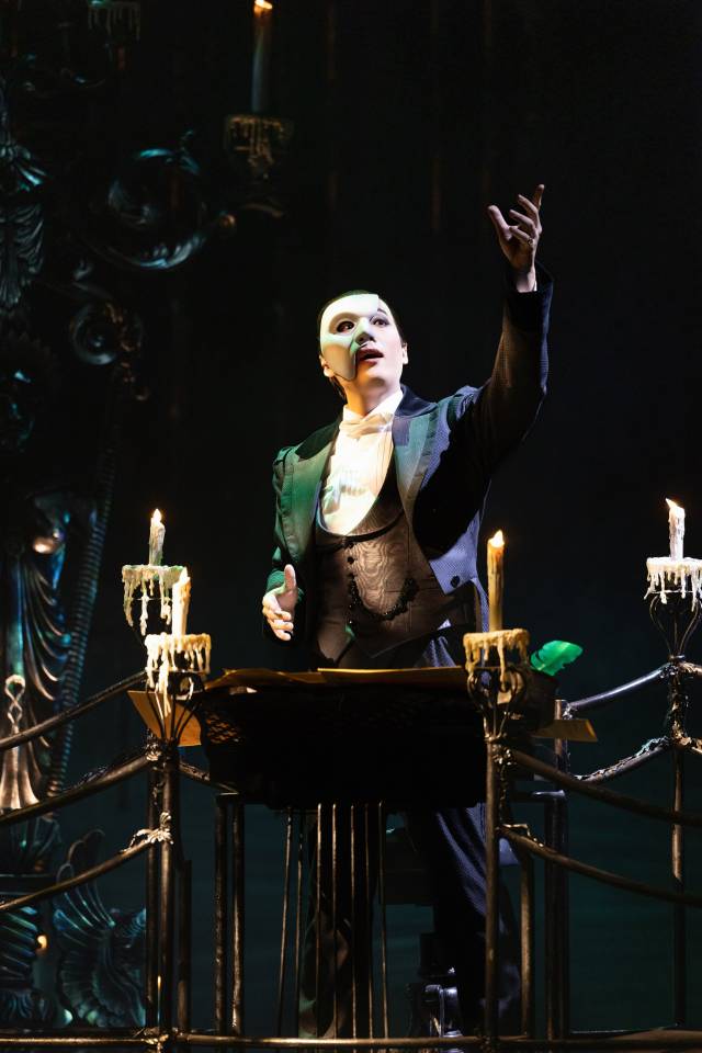뮤지컬 '오페라의 유령' 부산 공연에서 '유령(김주택 분)'. 사진 제공=에스앤코