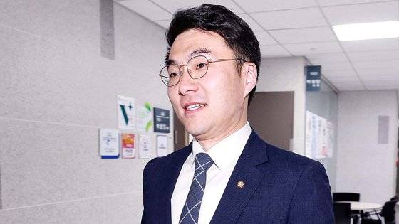 의원회관 의원실로 향하는 김남국 의원. 연합뉴스