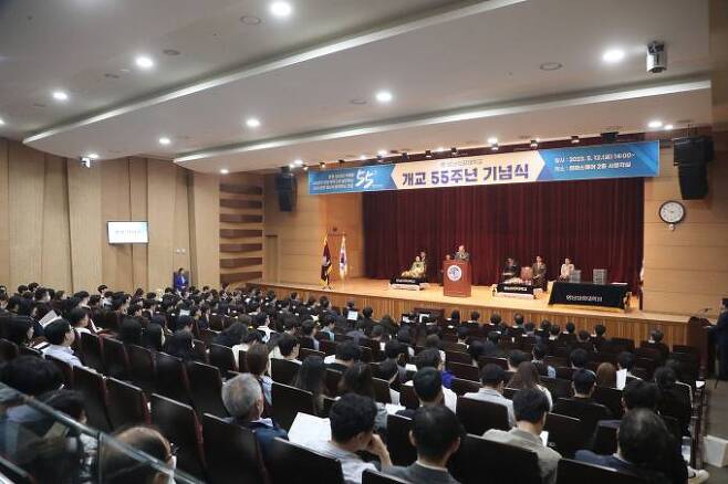 영남이공대 이재용 총장이 개교 55주년 기념사를 하고 있다. (영남이공대 제공) 2023.05.14