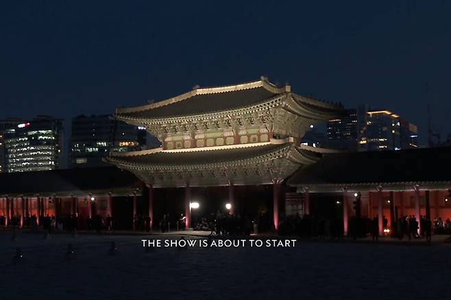 구찌는 지난 16일 서울 종로구 경복궁 근정전에서 '2024 크루즈 패션쇼'를 열었다. '2024 크루즈 패션쇼' 라이브 스트리밍 캡처