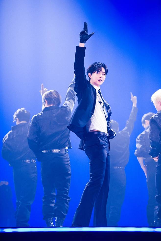 우즈는 이날 미니 5집 '우리' 수록곡인 '버스티드'를 첫 곡으로 택했다. 이담엔터테인먼트 제공