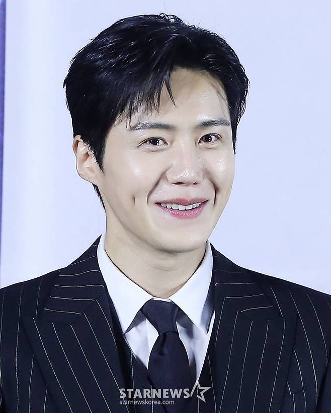 배우 김선호가 22일 오전 서울 광진구 롯데시네마 건대입구에서 진행된 영화 '귀공자' 제작보고회에 참석해 미소를 짓고 있다. '귀공자'는 필리핀 불법 경기장을 전전하는 복싱 선수 '마르코' 앞에 정체불명의 남자 '귀공자'를 비롯한 각기 다른 목적을 지닌 세력들이 나타나 광기의 추격을 펼치는 이야기. 내달 21일 개봉. 2023.05.22 /사진=김창현 기자 chmt@