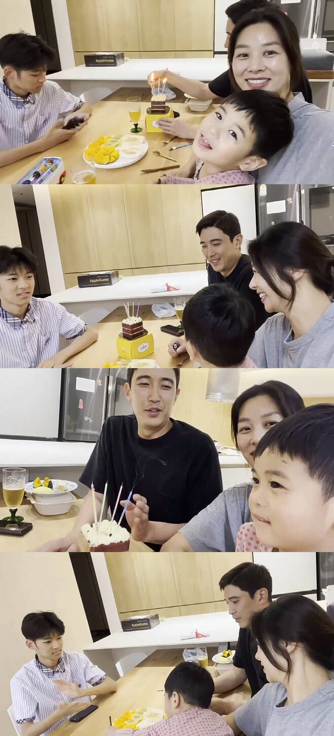 Actor Kang Kyung-joon spent a happy Wedding anniversary with his family.Kang Kyung-joon made a happy wedding anniversary party scene with his family on the 25th.Kang Kyung-joon, Jang Shin-young couple and two sons sit together at the table for a wedding anniversary party.Kang Kyung-joon lit a small cake, and the first son quickly turned off the candlelight to make fun of his younger brother. Kang Kyung-joon and Jang Shin-young laughed.For the second son, who became sullen by his brothers mischief, Kang Kyung-joon again lit the cake, and the second son finally succeeded in turning off Candlelight.After turning off all the candlelights, the family clapped and celebrated the Wedding anniversary.Meanwhile, Kang Kyung-joon and Jang Shin-young are married in 2018 and have two sons.
