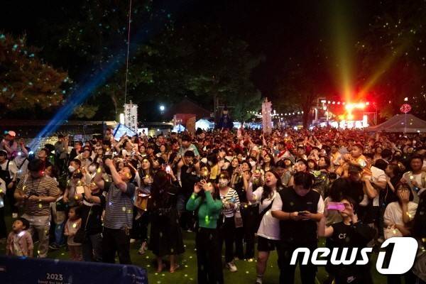 지난 26일부터 이틀 간 전주한옥마을과 경기전, 전라감영, 풍남문, 풍패지관(전주객사) 등에서 열린 ‘2023 전주문화재야행’이 성황리에 마무리됐다.(전주시 제공)/뉴스1