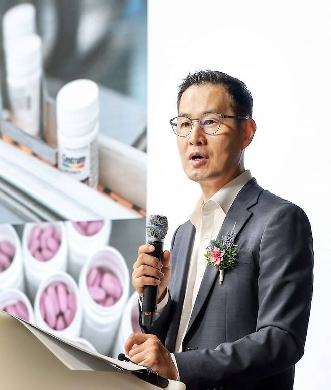 신동우 헤일리온 한국법인 대표이사 사장이 31일 오전 DDP에서 열린 미디어 쇼케이스에서 발표하고 있다. ⓒ헤일리온 한국법인
