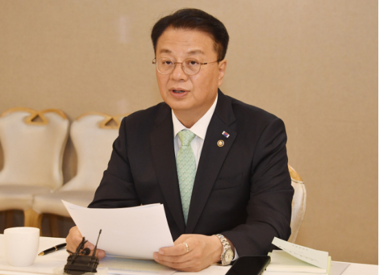 방기선 기획재정부 차관이 6월 2일 서울 종로구 정부서울청사에서 열린 ‘제25차 비상경제차관회의’를 주재하고 있다. (기획재정부 제공)