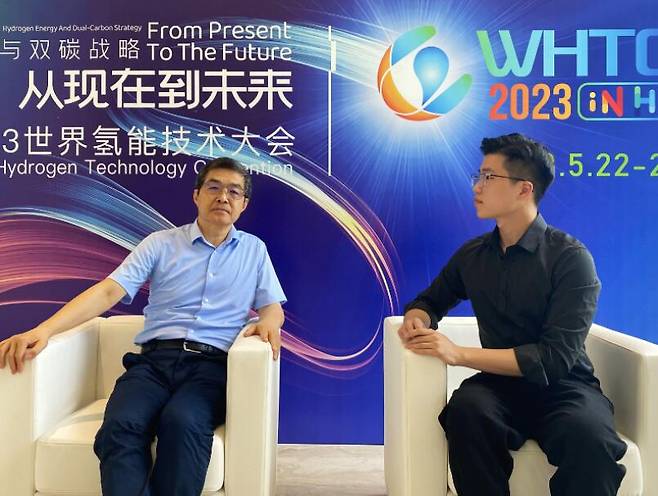 오양밍까오 중국 과학원 원사(좌측)/사진=중국 인터넷