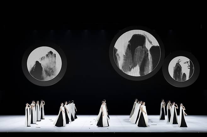 Members of the National Dance Company of Korea perform "Sanjo" in 2021. (National Dance Company of Korea)