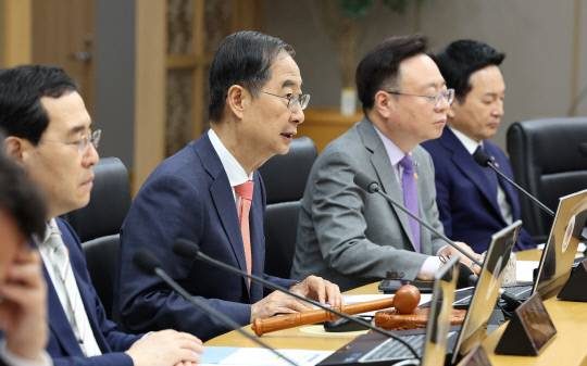 국무회의서 발언하는 한덕수 총리. 사진=연합뉴스