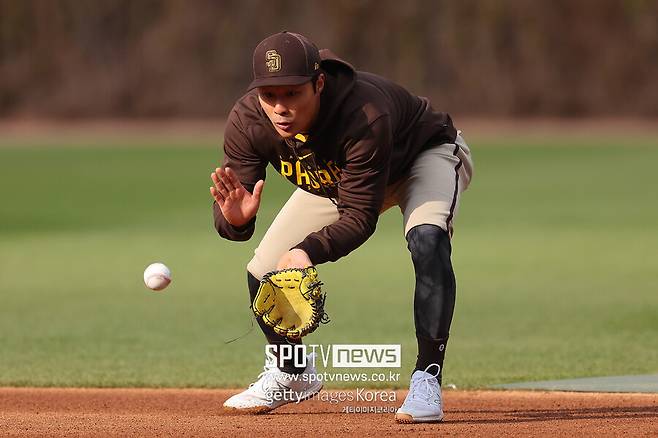 ▲ 김하성은 안정적이면서 화려한 수비를 선보이며 호평을 받고 있다