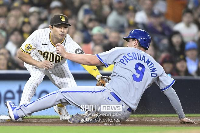 ▲ 김하성은 기본적인 수비력은 물론 호수비와 병살 플레이에서도 리그 평균 이상을 기록 중이다