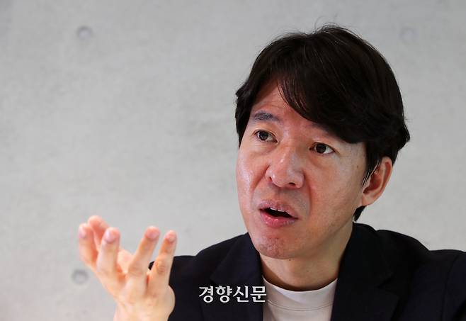 이광수 ‘광수네 복덕방’ 대표가 지난 6월 6일 서울 중구에 있는 메디치미디어 출판사에서 주간경향과 인터뷰를 하고 있다. / 서성일 기자