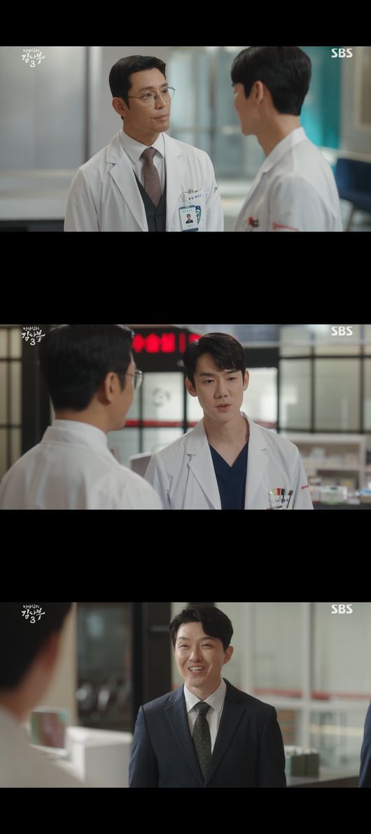 The Doctor Master Kim3 Yoo Yeon-seok was a kang dong-ju itself. While saving the trauma center, he did not forget the meaning of his teacher Han Suk-kyu.Lamar Jackson Romantic The Doctor Master Kim 3 (played by Kang Eun-kyung and Lim Hye-min, directed by Kang Bo-seung) has the same goal as Master Kim (Han Suk-kyu), but with a different direction and speed, yang-ju (Yoo Yeon-seok) and Cha Eun-jae (Lee Sung-kyung) Seo Woo Jin(Ahn Hyo-seop) showed the aspect of conflict recovery.Cha Eun-jae was delayed in returning to the operating room because he was returning from an emergency patient. In the meantime, kang dong-ju performed chest surgery rather than a surgeon, such as chesting the patients heart.Cha Eun-jae said, Is this what GS is doing? Kang Dong-ju said, If you decide to do this, you should not leave.Cha Eun-jae said,  ⁇  gs and cs are totally different.I am not a teacher, but a collaborator. I made my position clear, but kang dong-ju is different from marathon and 100-meter running. Its different from trauma.Without mindset, Cha Eun-jae firmly insisted that I would not be able to stay in the trauma center I lead.Cha Eun-jae did not understand the behavior of the self-righteous kang dong-ju.Cha Eun-jae said, If you stay in trauma, stay in trauma. If you stay in emergency, go to emergency. Cha Eun-jae responded by saying, Are you hitting me now? And kang dong-ju seems to be getting rid of it.If you do, go back to Stonewall Hospital.Cha Eun-jae said, I will kang dong-ju Boycott. Seo Woo Jin, a lover and fellow doctor, is the same as bullying as a group.I tried to dry Cha Eun-jae, saying that I could ask him what he was thinking, but Cha Eun-jae refused.Master Kim tried to encourage Cha Eun-jae, but Cha Eun-jae thought Master Kim only wrapped kang dong-ju.Master Kim said, No matter how unjustified it is, it is not right to choose unjustifiable methods.Seo Woo Jin reminded me of the bullying that Seo Woo Jin once had.Cha Eun-jae, who also saw Master Kims true appearance as a doctor, had time for reflection.But even the kang dong-ju, who came prepared for everything, couldnt back down.Kang dong-ju does not have to worry about whether or not Cha Eun-jae, the only cs in the trauma center, goes out. 1 Cs, 1 ir will come.I was a team that I had built while studying foreign affairs in the United States.Seo Woo Jin is trying to win the Master. Kang dong-ju is right. He came to win the Master.However, kang dong-ju asked Master Kim what he was doing, Dongju. What is your goal? When asked anxiously, Boss or leader?Kang dong-ju had the right goal and enthusiasm for the name of kang dong-ju.However, Cha Eun-jae was not the only one who did Boycott. Most of the trauma center nurses were all in Boycott.Kang dong-ju seemed to shake Danger, but soon there was a breaking news. It was Baro forest fire news.Cha Eun-jae hesitantly chose to return, but Yang Ho-jun (played by Ko Sang-ho) threatened Cha Eun-jae, saying, If you go back like this, you should listen to kang dong-ju. Are you going to do that? However, there was no time to delay.Will Stonewall Hospital be able to protect the trauma center and protect the patients?Lamar Jacksons The Doctor Master Kim 3