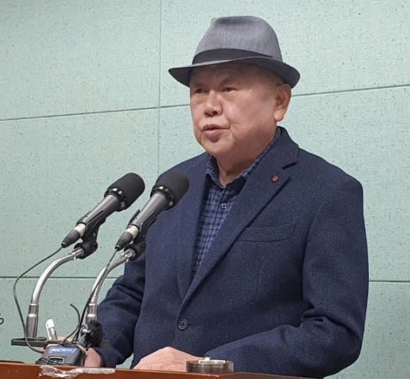 윤석열 대통령의 부인 김건희 여사가 과거 유흥주점에서 일했다는 이른바 ‘쥴리 의혹’을 제기한 안해욱(74) 전 대한초등학교태권도협회장. 연합뉴스