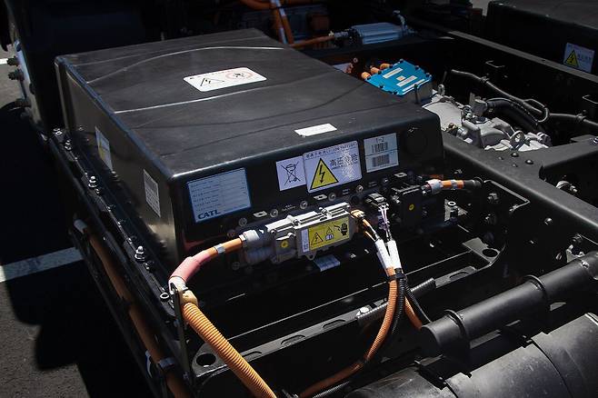현대차의 수출용 전기 트럭 마이티 일렉트릭에 장착돼 있는 CATL 배터리. /현대차 뉴질랜드 제공