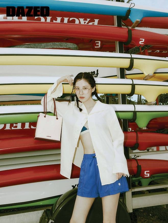 A pictorial filled with moods of Seohyuns summer resort has been released.On the 22nd, Dazed, along with Seohyun, presented a Y2K sensibility resort look pictured in the background of Hawaiis exotic scenery.Seohyun showed a moody and moody mood by matching sleeveless tops and funky pants to a tote bag that covers both travel and everyday life.In another photo, a white shirt was worn on swimwear, and a canvas bag with a waterproof coating was added to complete a fashionable and refreshing resort look.