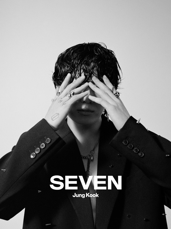 Group BTS (BTS) Jungkooks solo single  ⁇ Seven ⁇  has been unveiled.BTS Jungkook posted his first solo single  ⁇  Seven  ⁇  campaign short film and concept photo on the official SNS on the 7th.This content, reminiscent of a fashion brand campaign, maximizes Jungkooks visuals and raises expectations for newbies.In the short film, Jungkook appears in the background of Horizon Studio. Jungkook, sitting on a steel chair, naturally showed off his unique aura that catches the eye even in small movements such as rhythm or staring at the camera.In the concept photo, which was released in seven chapters, Jungkook of various shapes was included, starting with a graphic T-shirt installation (disposition in harmony with space) written as  ⁇  DAYS A WEEK  ⁇  at the bottom of  ⁇  SEVEN  ⁇  logo.Jungkook, who showed a bold and mature mood with a minimalist and classical composition, raised the concentration of the subject himself and created a different atmosphere.On the other hand, Jungkook will release the BTS (Behind-The-Scenes) film of  ⁇ Seven ⁇  on the 8th, the recording film preview video on the 11th, and the sound recording and music video of  ⁇ Seven ⁇  at 1 pm on the 14th.PHOTOS: Big Hit Music
