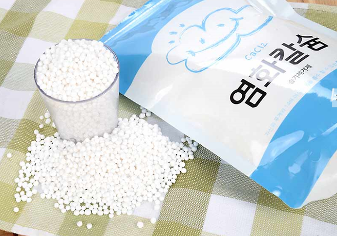 천연 제습제로 인터넷에서 판매 중인 염화칼슘. 출처=롯데아이몰